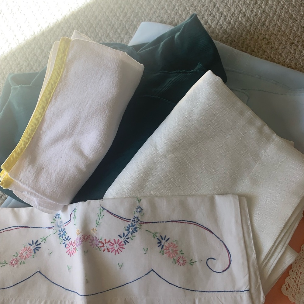Random Vintage Linens Embroidered Lace Crochet Hanky Table Clothes Runners